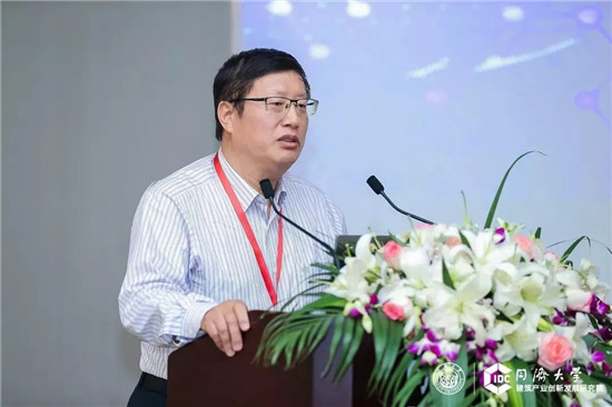 龙信集团董事长_帅特龙集团董事长照片